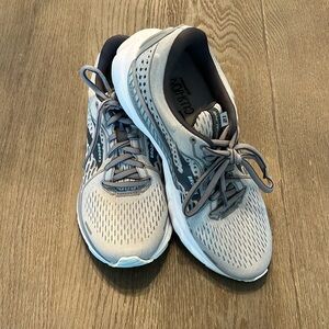 Brooks Shoes Women 7.5 Athletic Running Adrenaline 21 Sneaker Trainer Comfort.